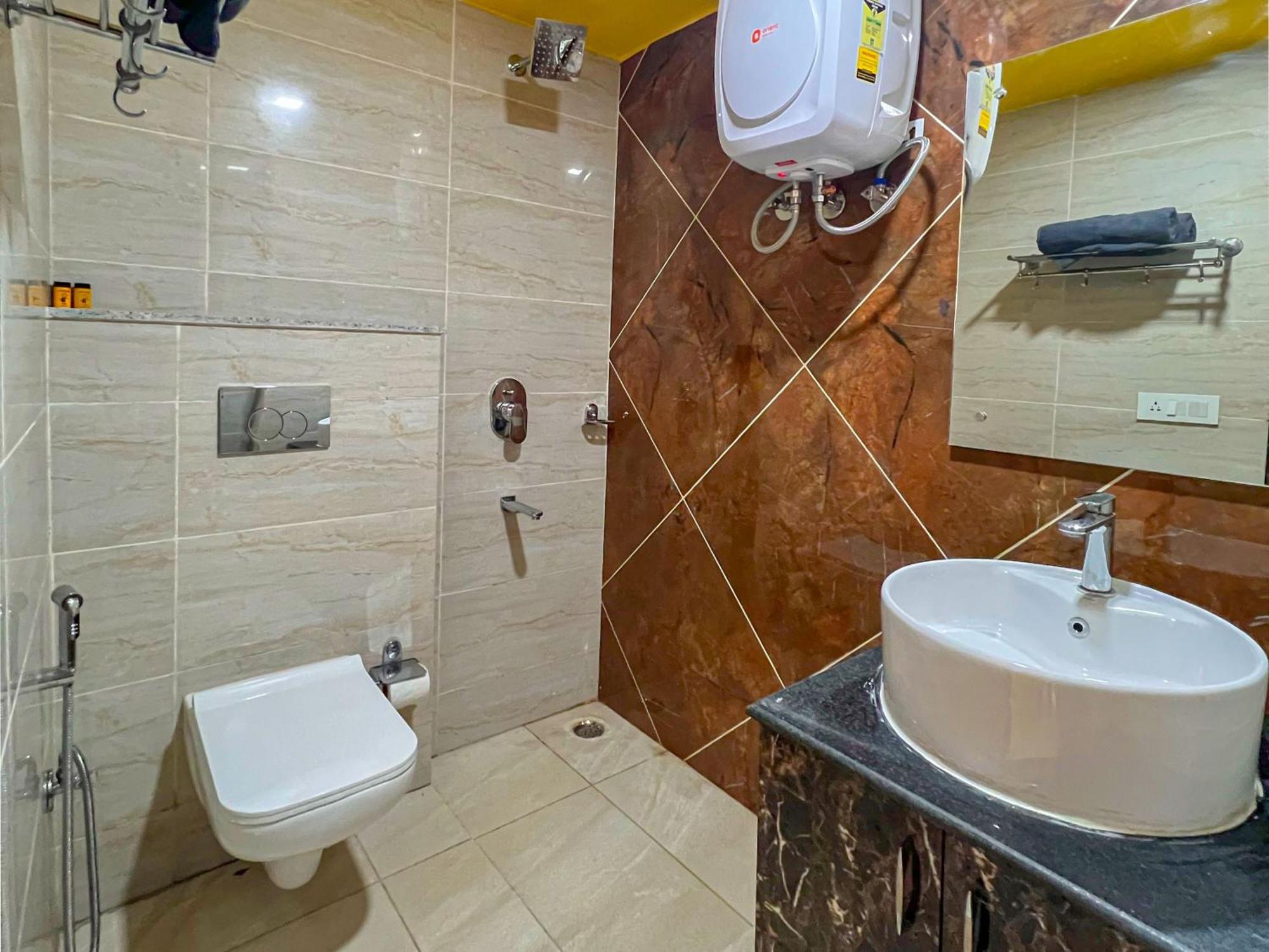 The Hosteller دهرادون الغرفة الصورة